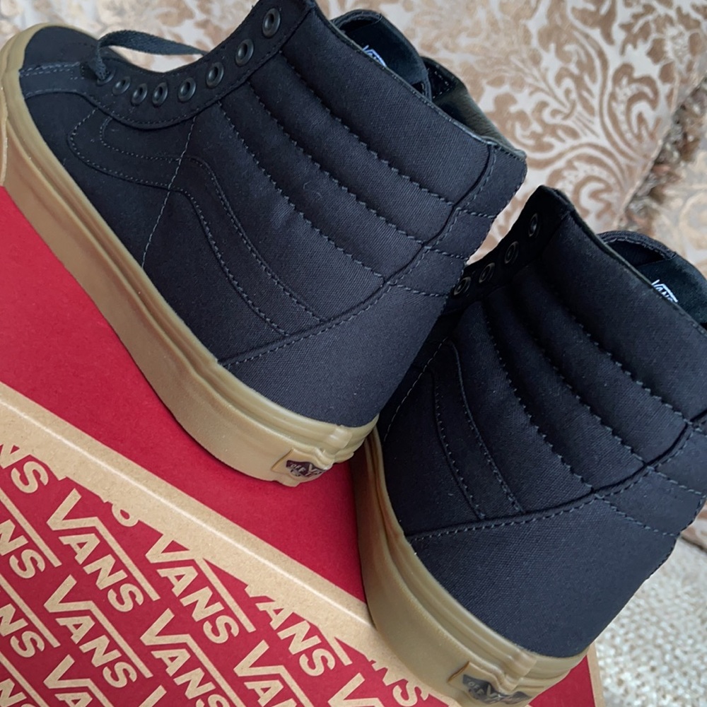 Vans Men’s Sk8-Hi Reissue Canvas Gum Black/Light Gum sneakers - Picture 15 of 16